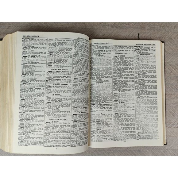 The Thompson Chain-Reference Bible KJV 4th Improved Edition Kirkbride 1953 - Picture 10 of 10